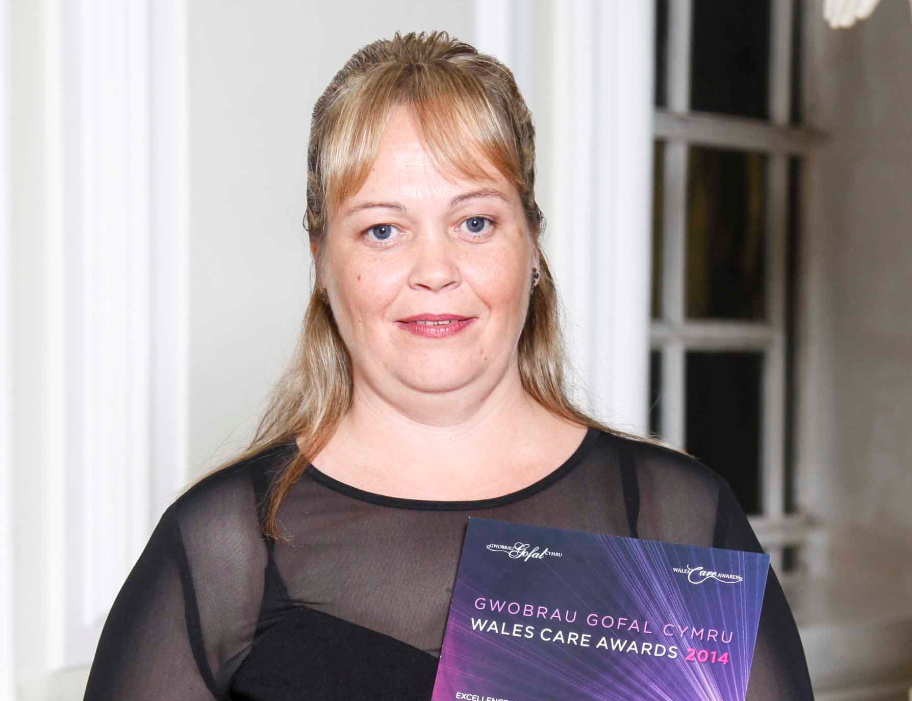 Singing and dancing dementia expert Jane wins gold award