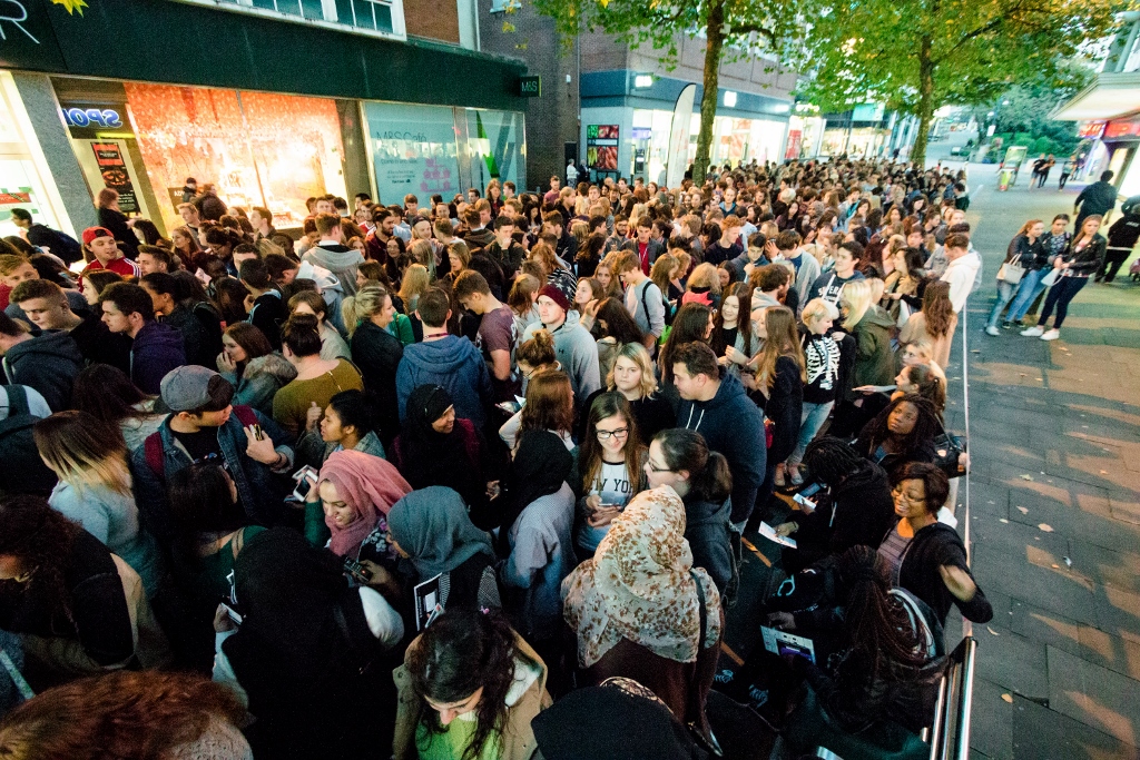 Record-breaking numbers for Swansea’s big student shopping night