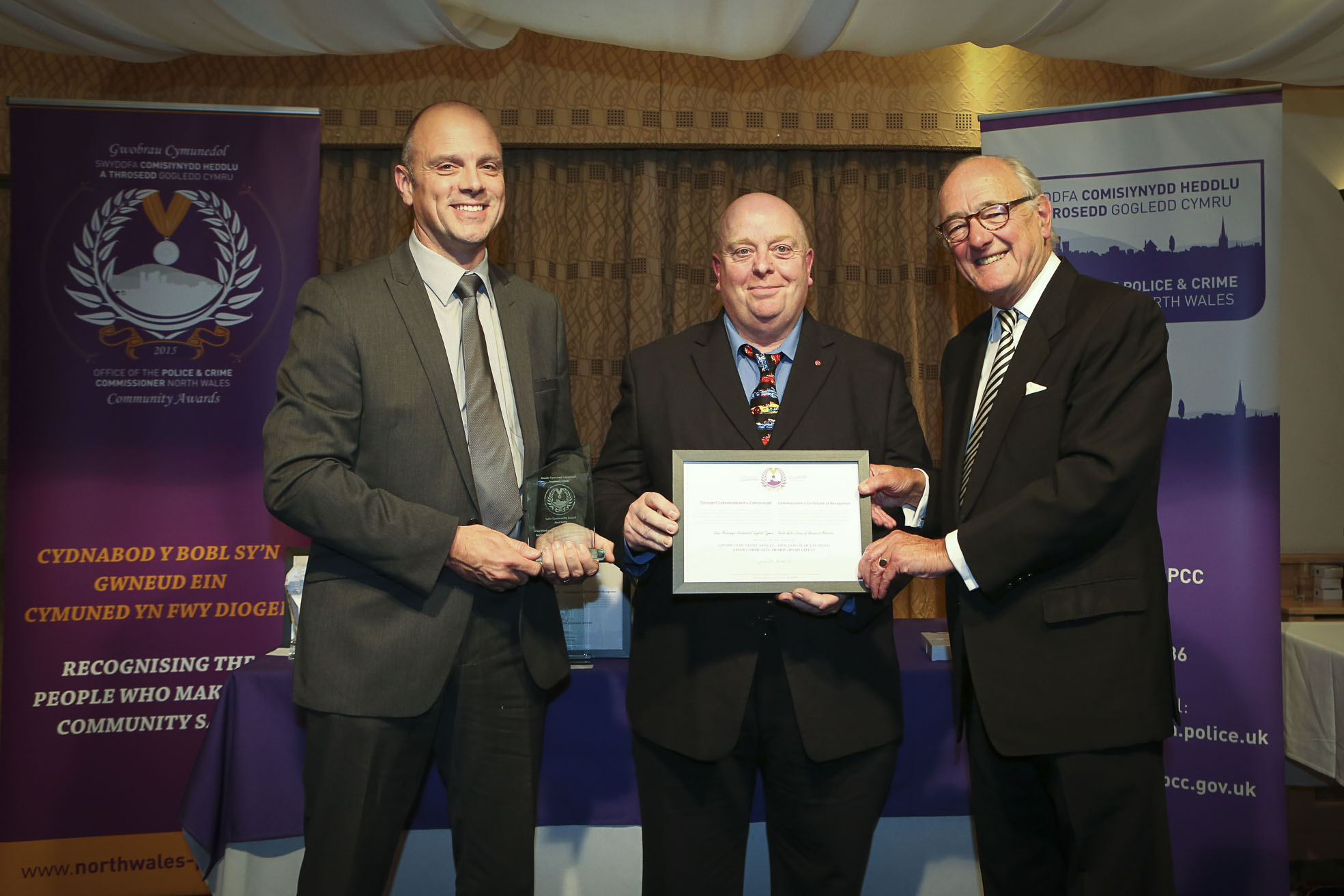 Mike steers group to major award from police boss