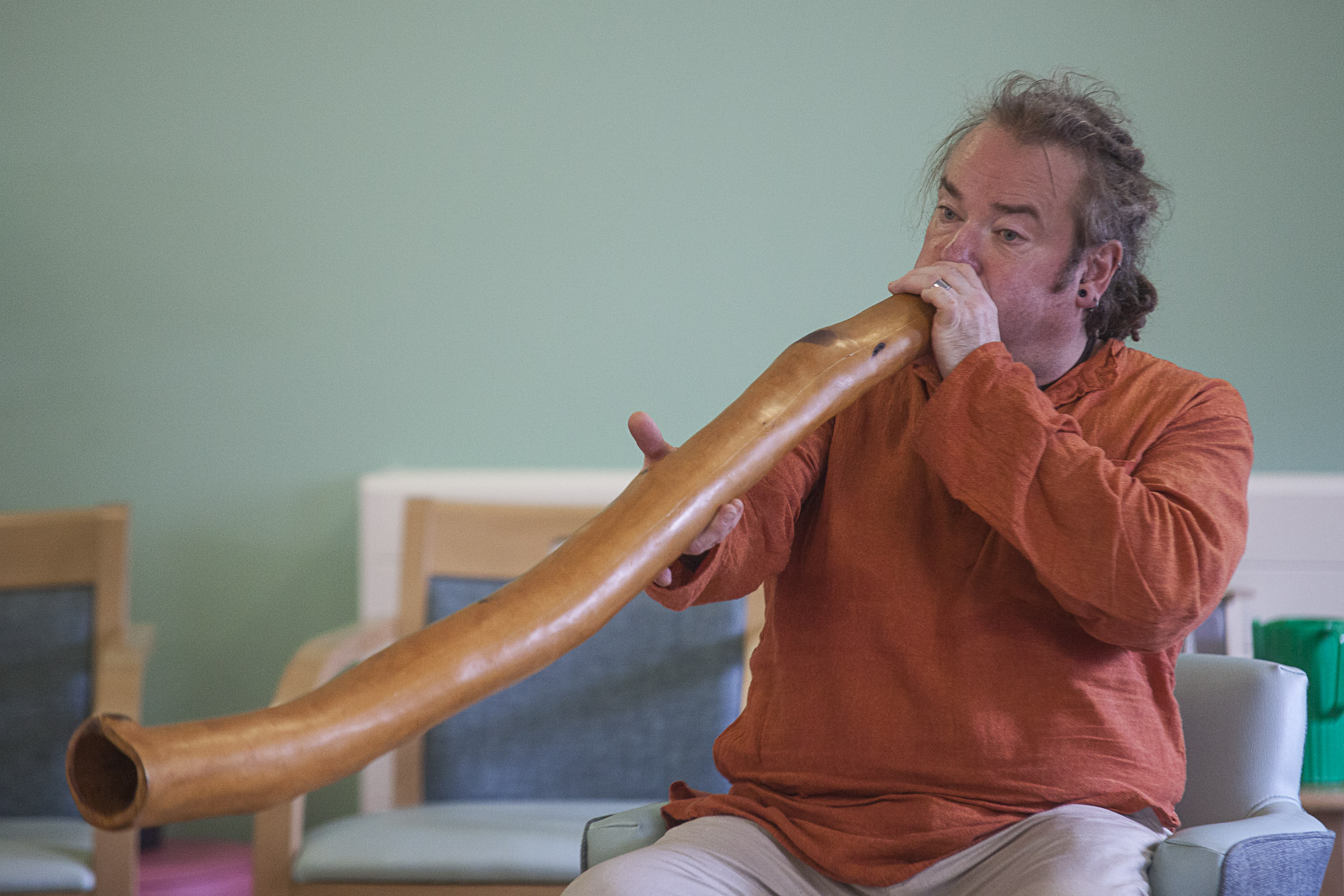 Sound of the Aussie outback enchants care home residents