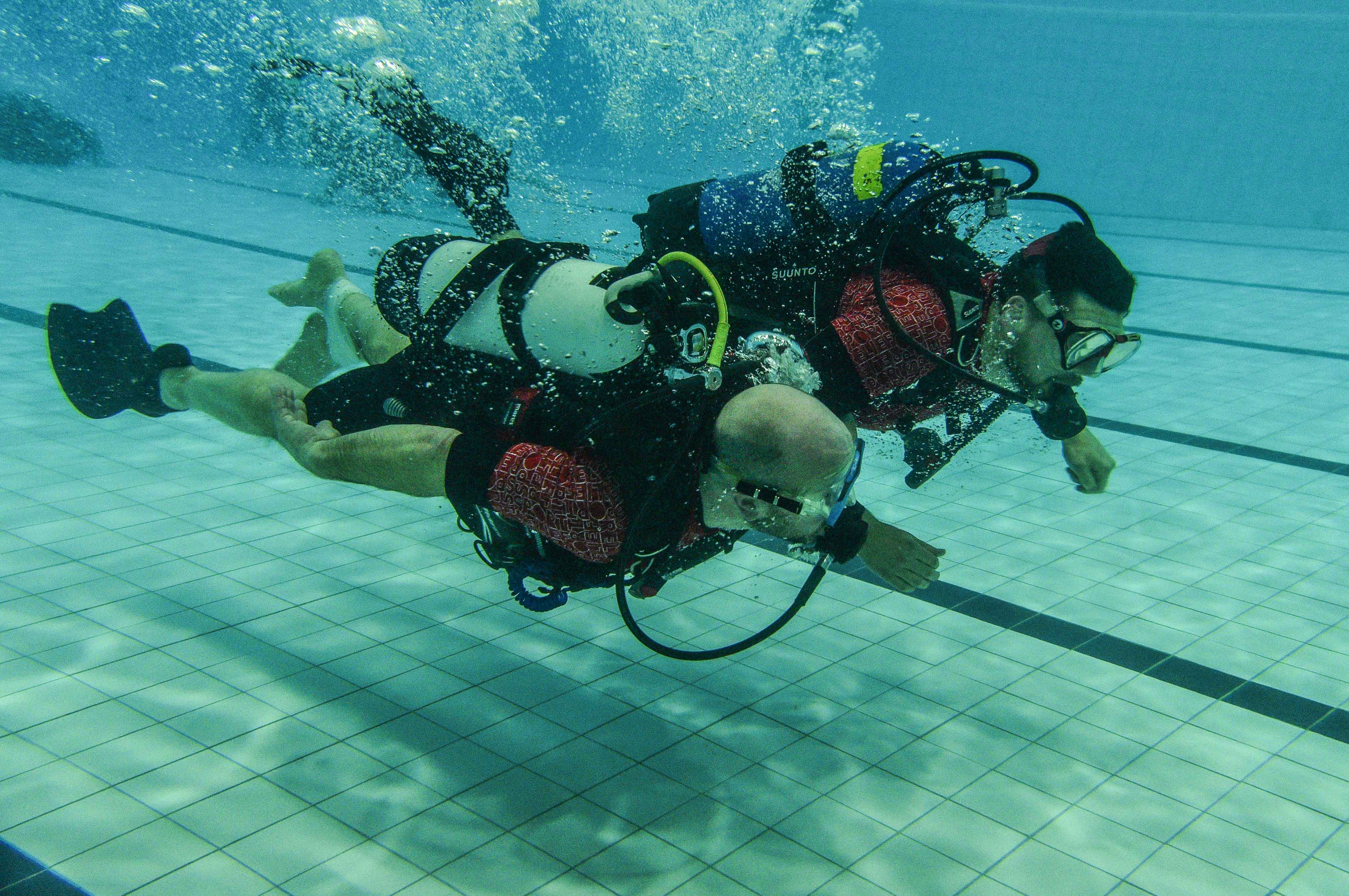 Scuba divers’ underwater egg and spoon ‘Olympics’ raises a pool of cash for Sport Relief
