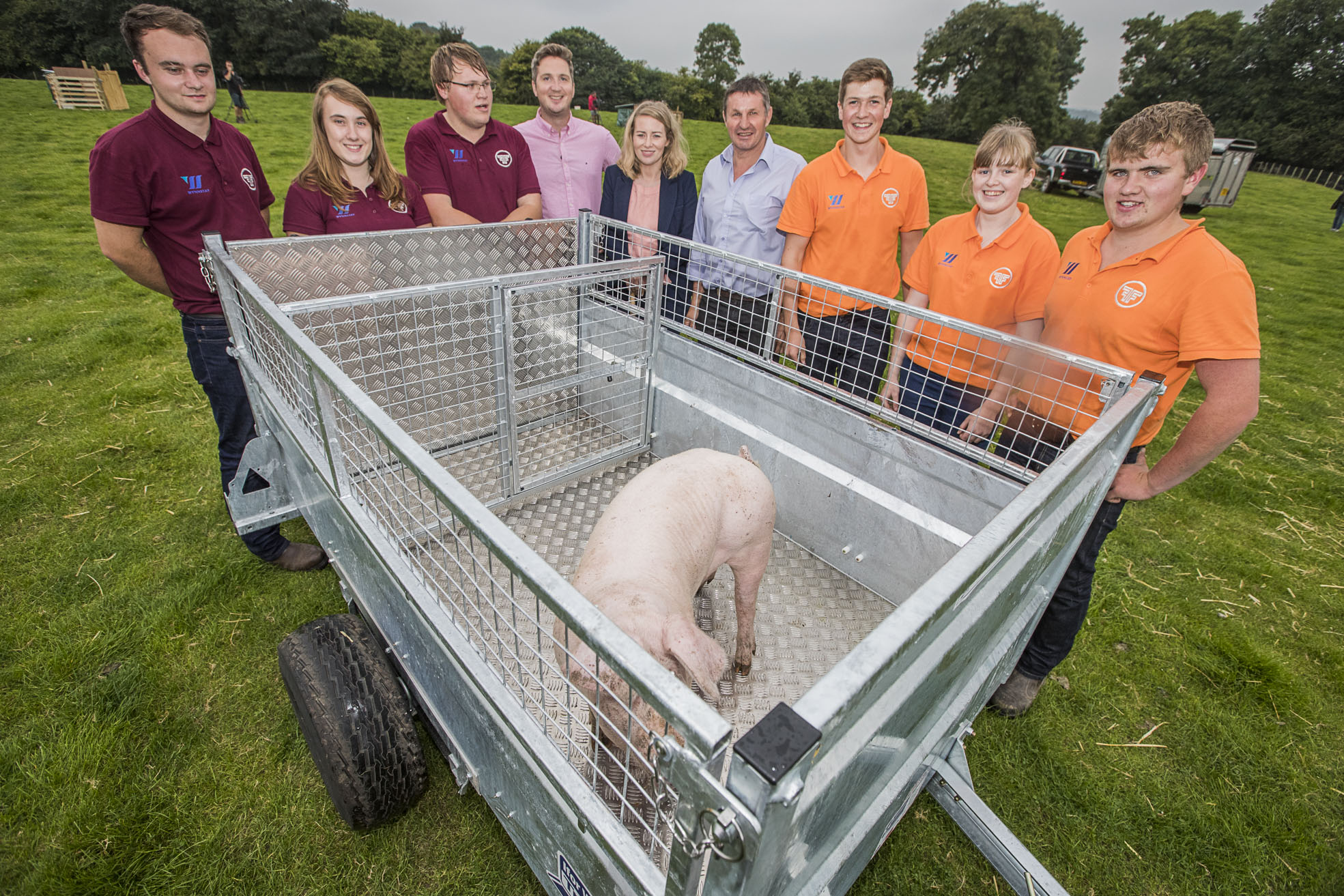 Student farmers take on challenge to build pigsty fit for a princess porker