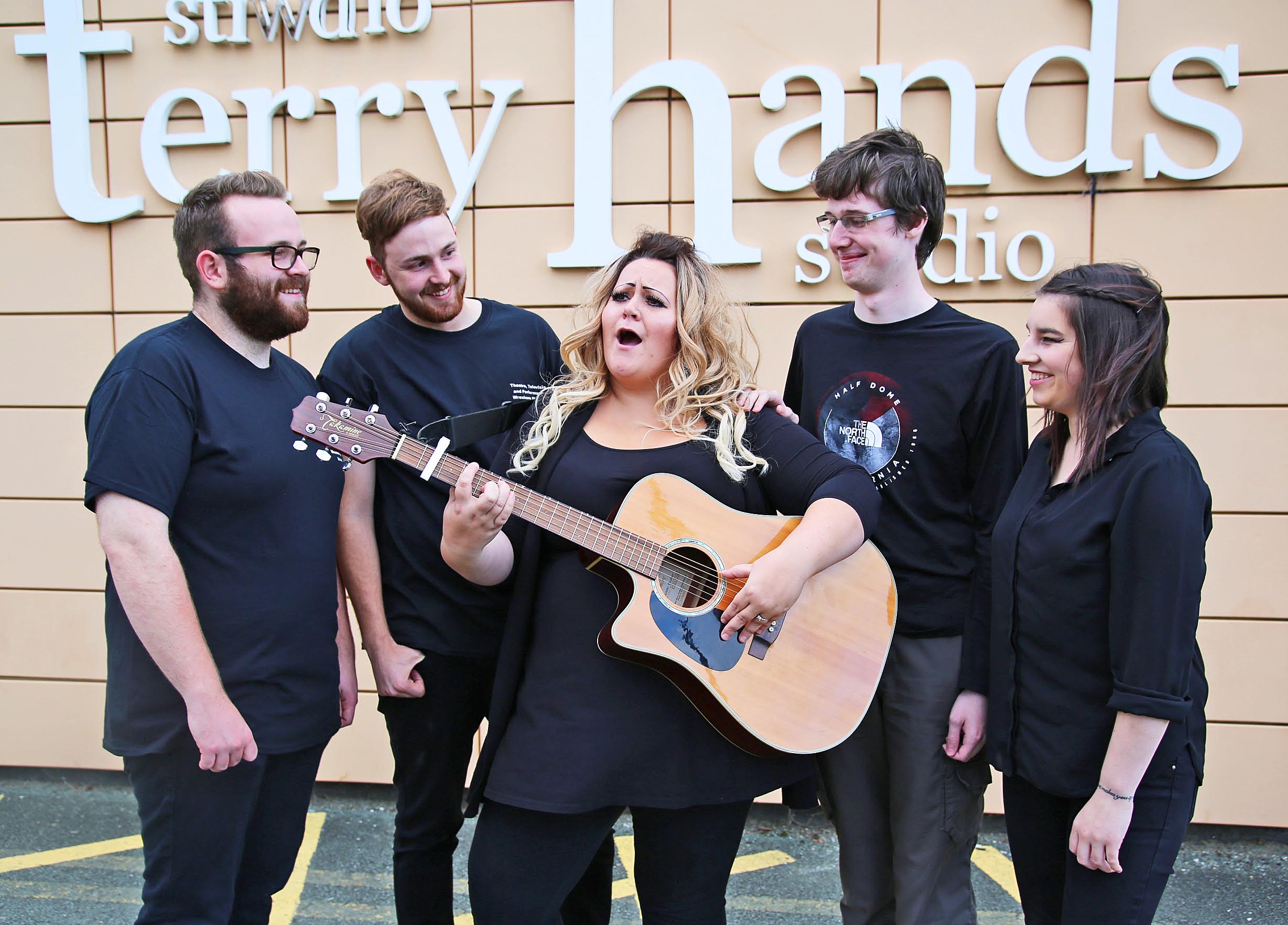 Singer-songwriter Sarah takes centre stage at student event