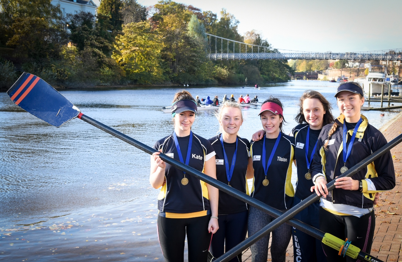 Oar-some team out to make big splash in top Thames rowing event