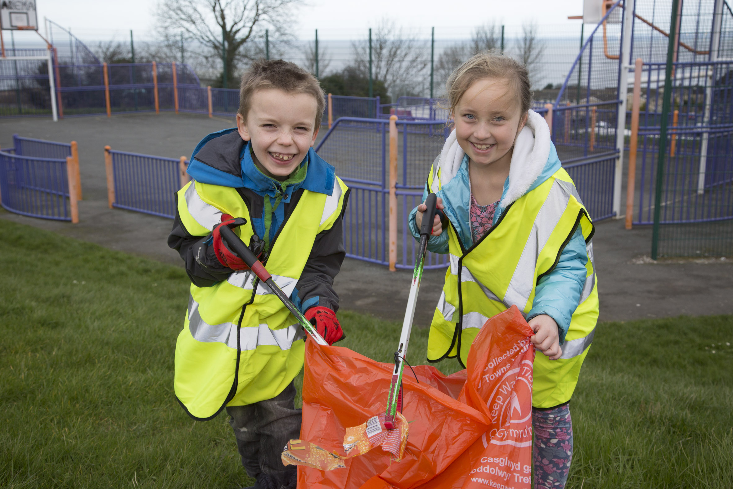 Community spirited pupils volunteer to help give their estate a spring clean