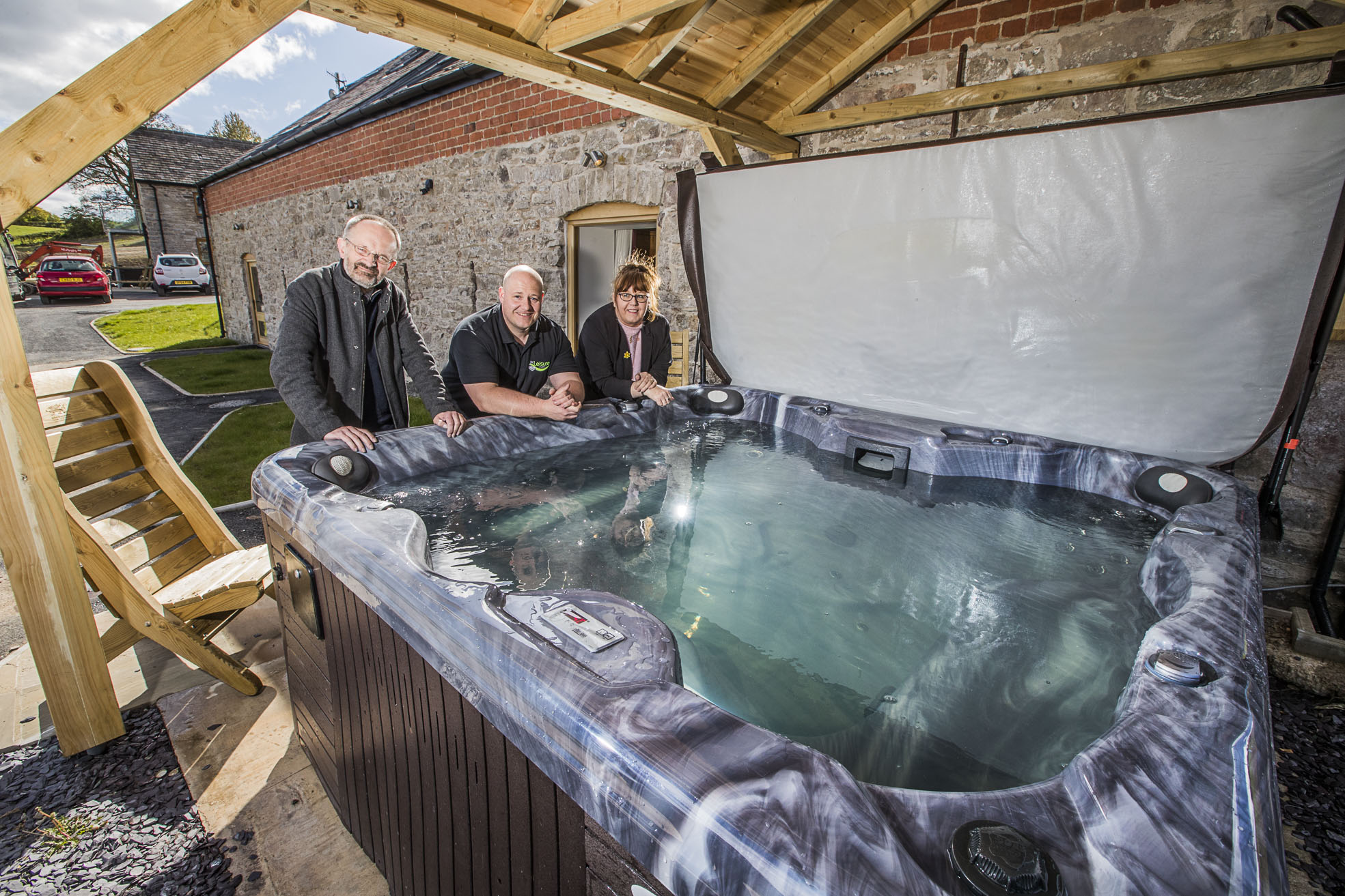 Holiday cottage hot tubs will see visitors splash out an extra £27m in North Wales