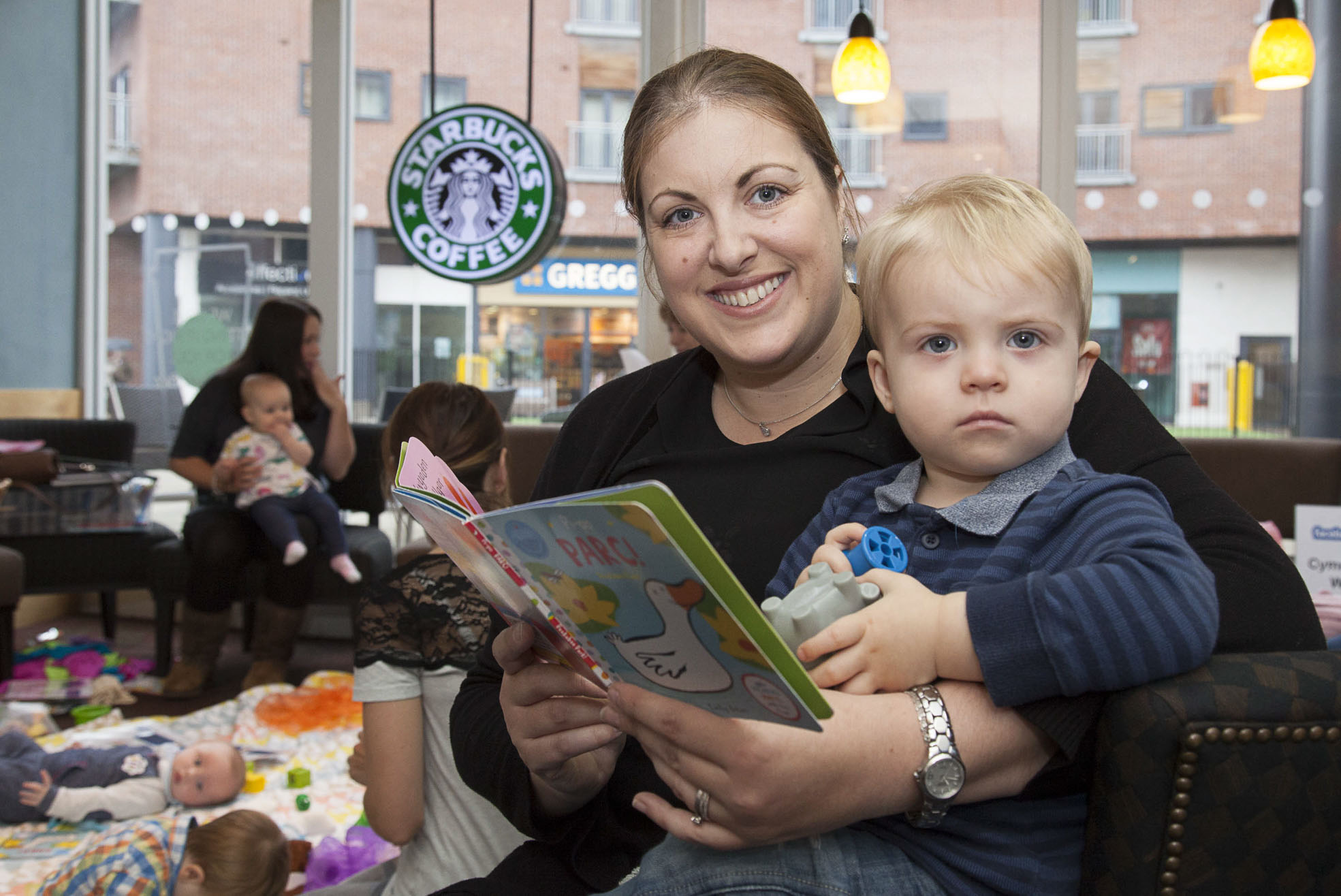 Coffee shop helps tots to mind their Welsh language in weekly story sessions
