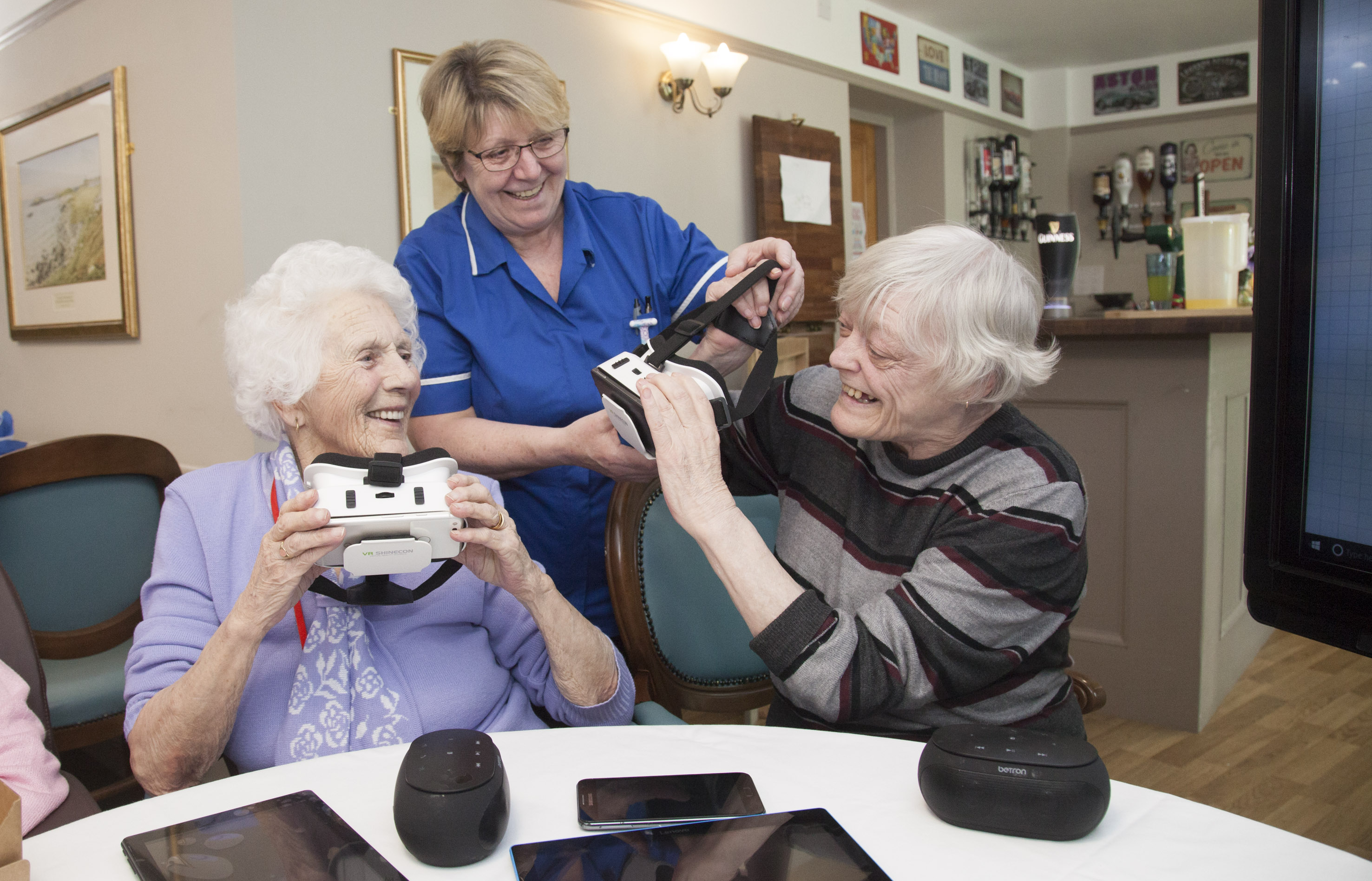 Care home residents re-live 1953 Coronation as they unlock the past with virtual reality goggles