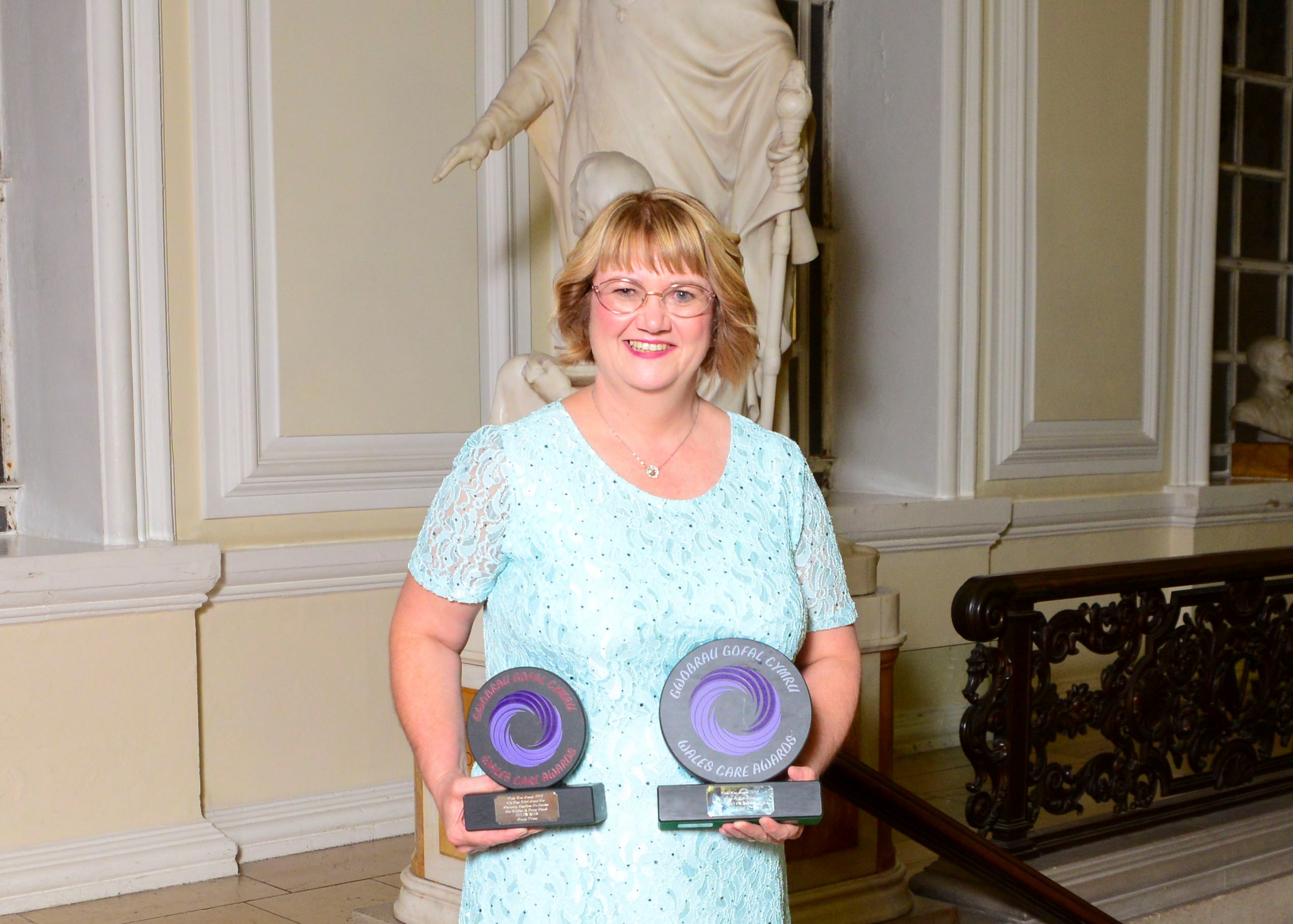 Hero Helen wins top award at social care Oscars