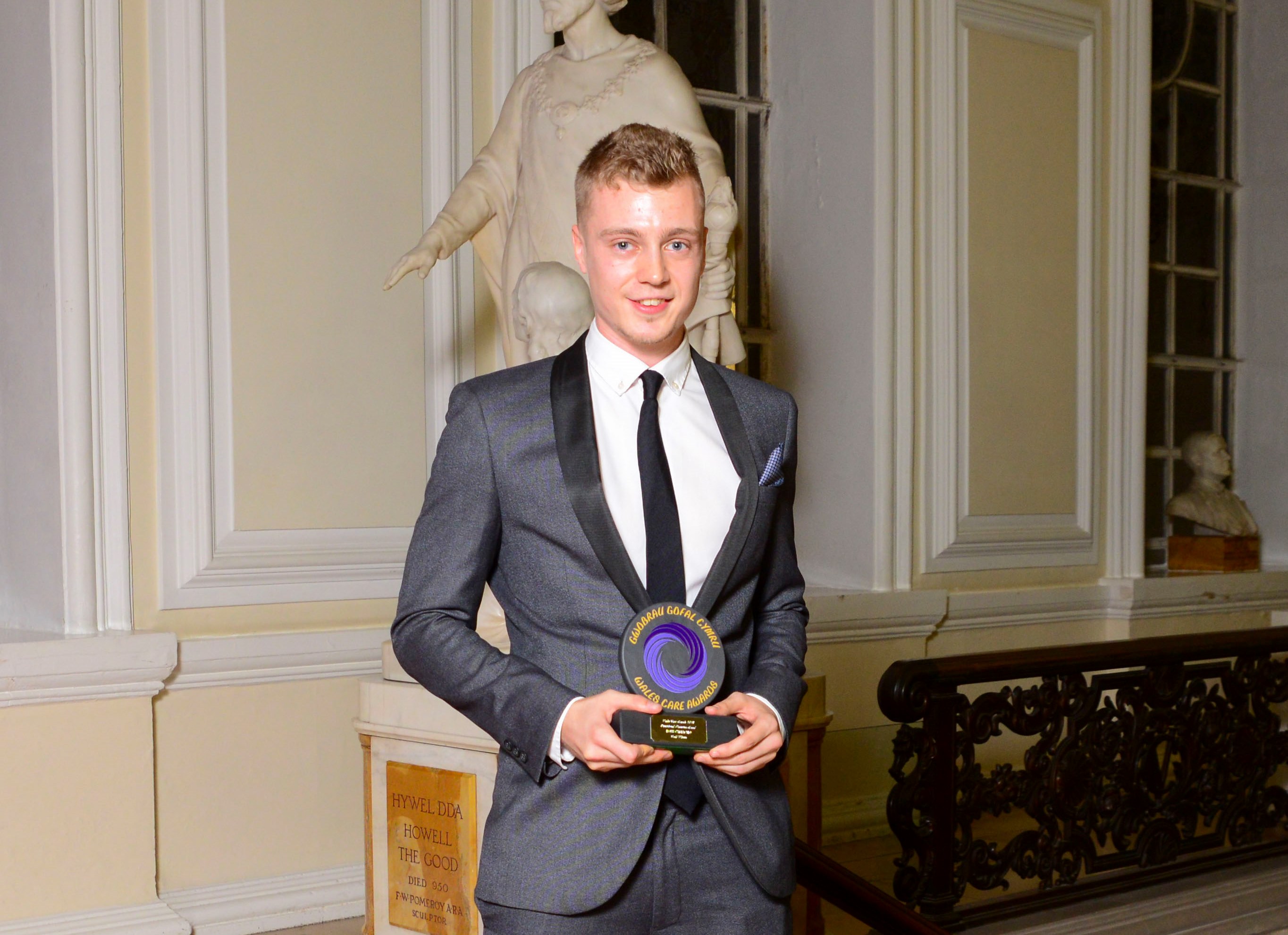 Caring Ross hailed as “an inspiration”