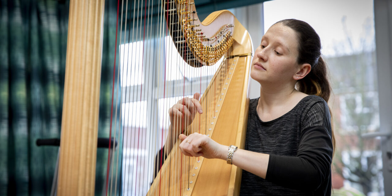 Top harpist swaps Albert Hall for care home