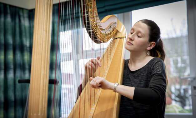 Top harpist swaps Albert Hall for care home