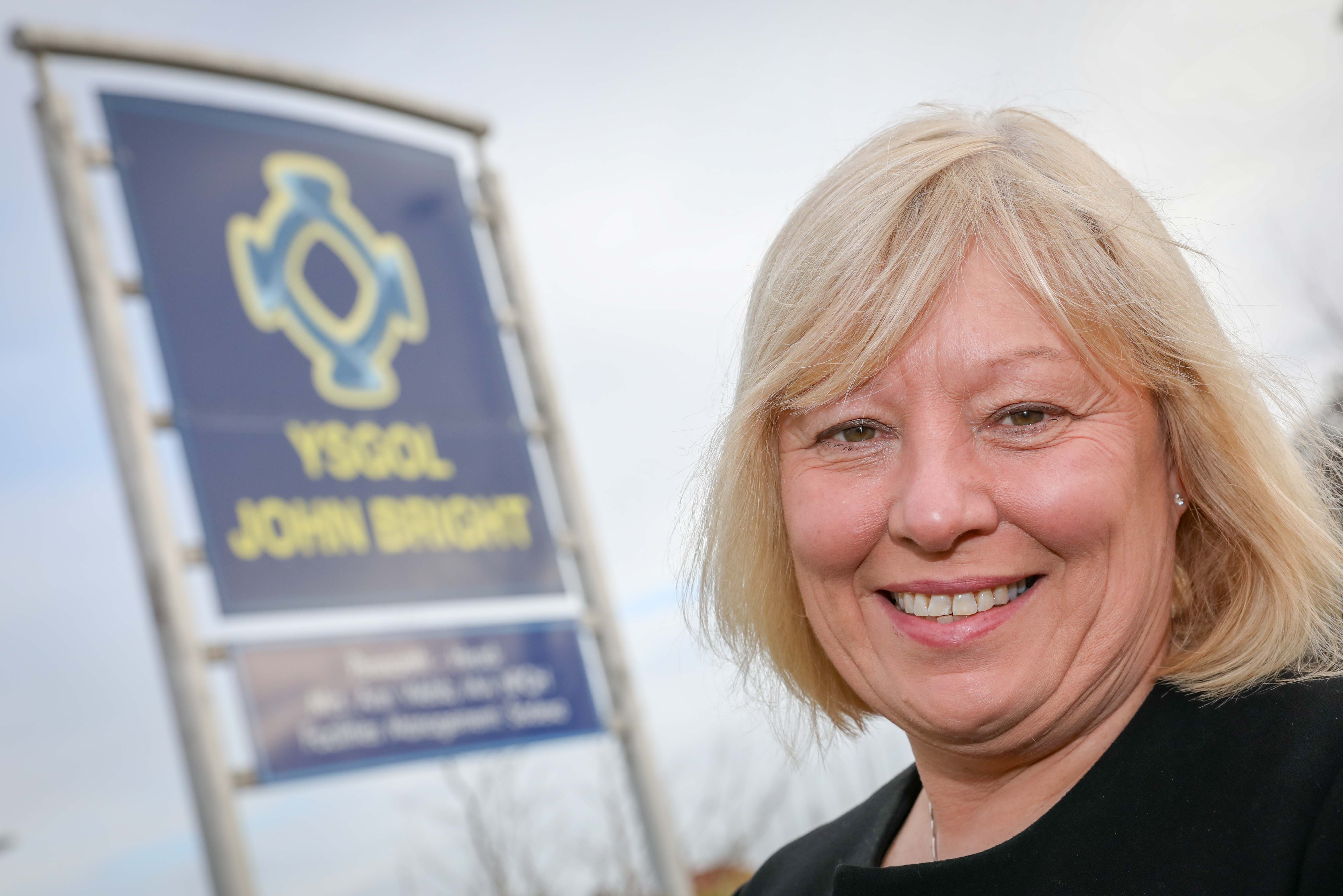 Banning mobile phones has made pupils more sociable and improved exam results