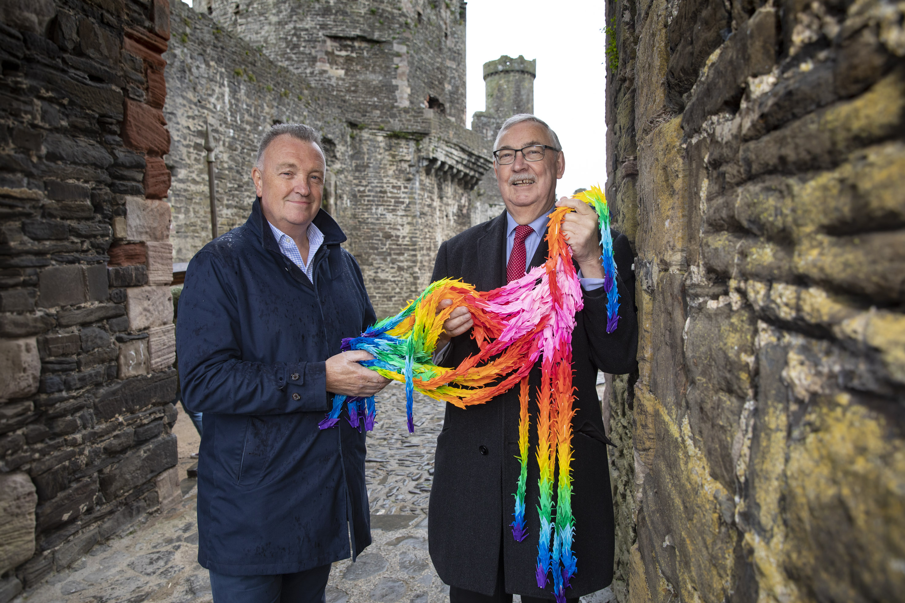 Touching get well gesture with 1,000 origami birds from Japan deepens the bond with Conwy