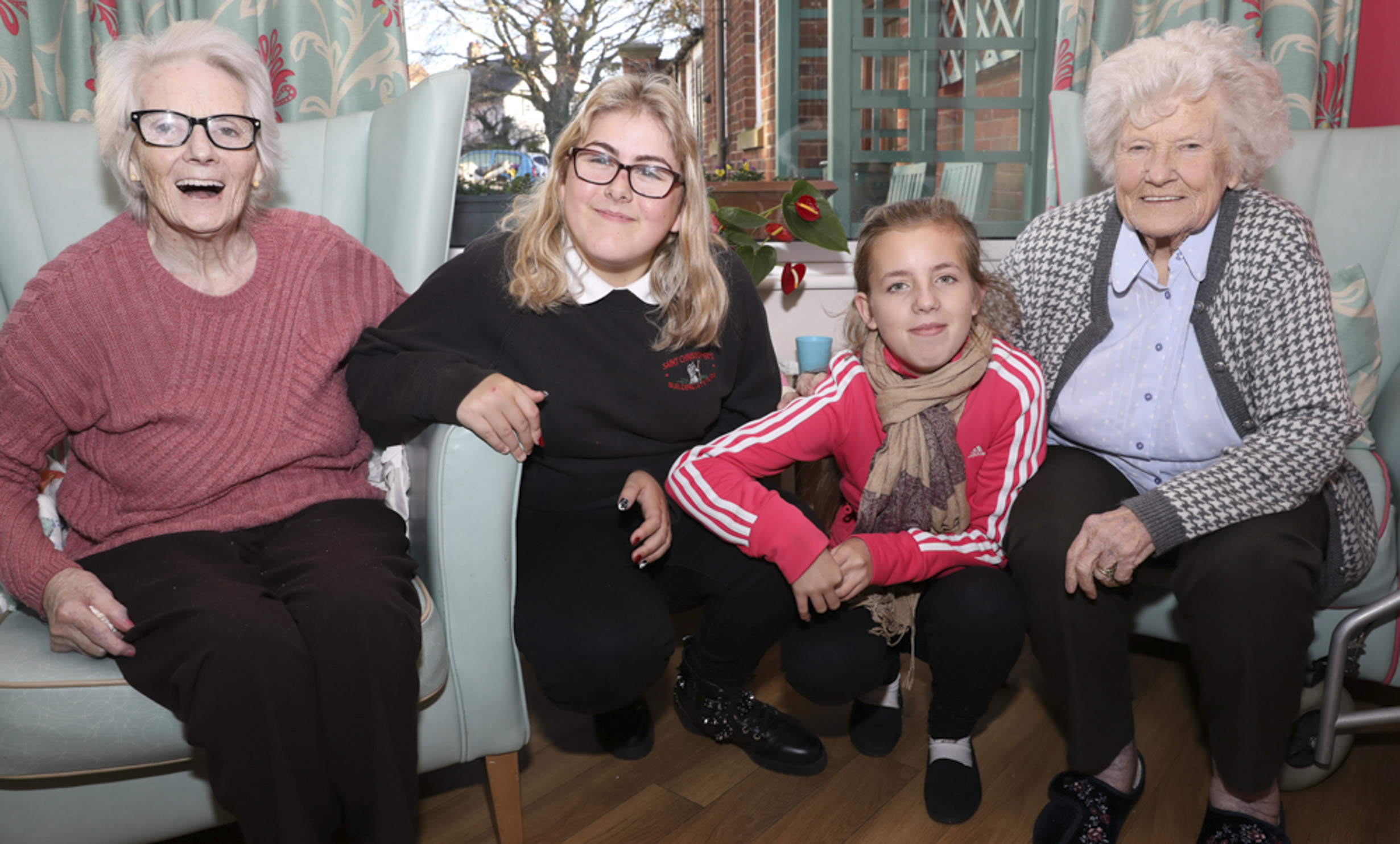 Pupils bridge generation gap by teaching care home residents how to sing using sign language