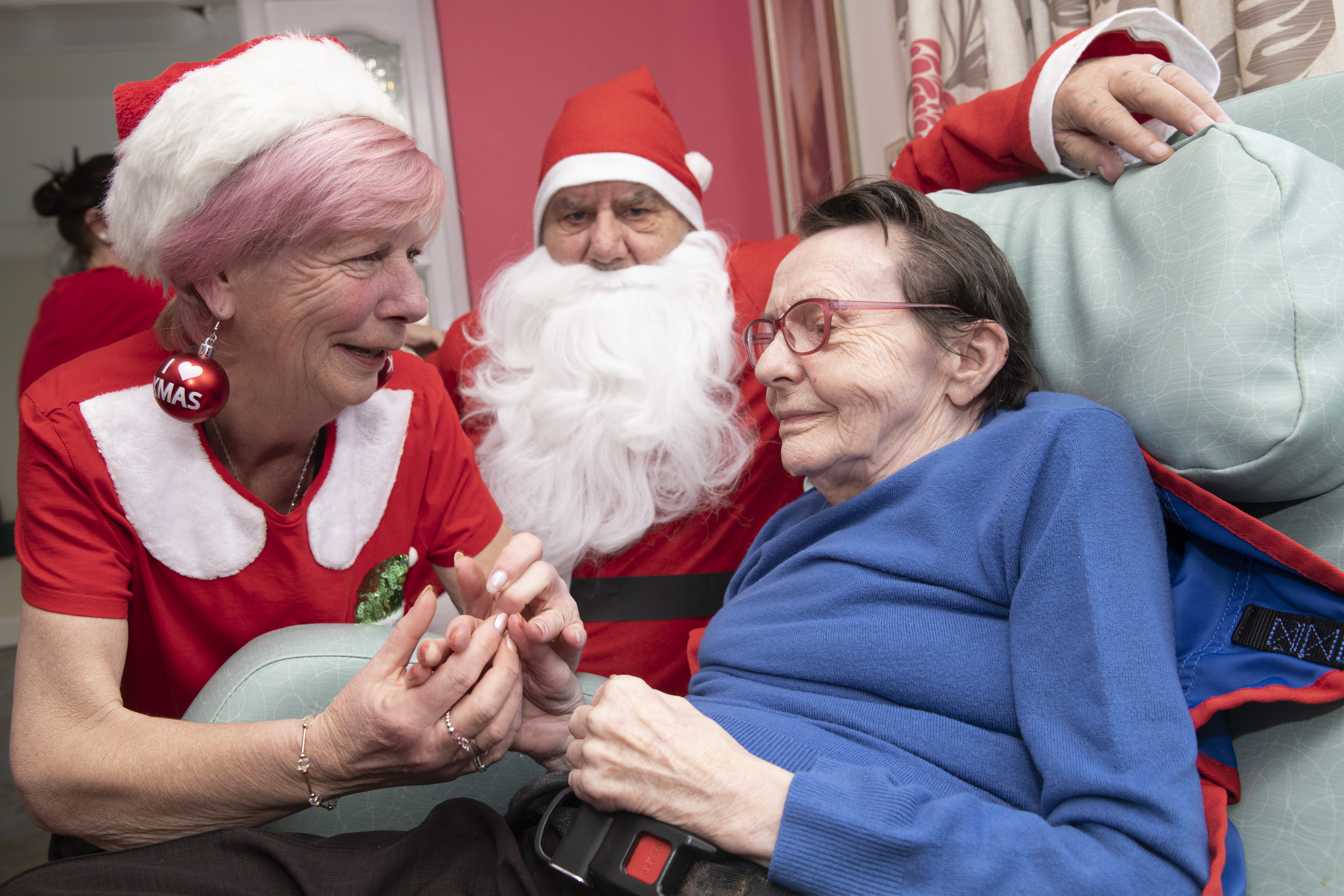 Care home residents enjoy festive fun and buy last minute Christmas presents
