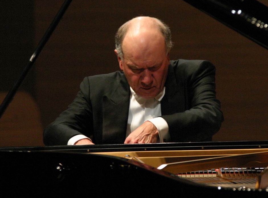 World-renowned pianist headlines at top international piano festival