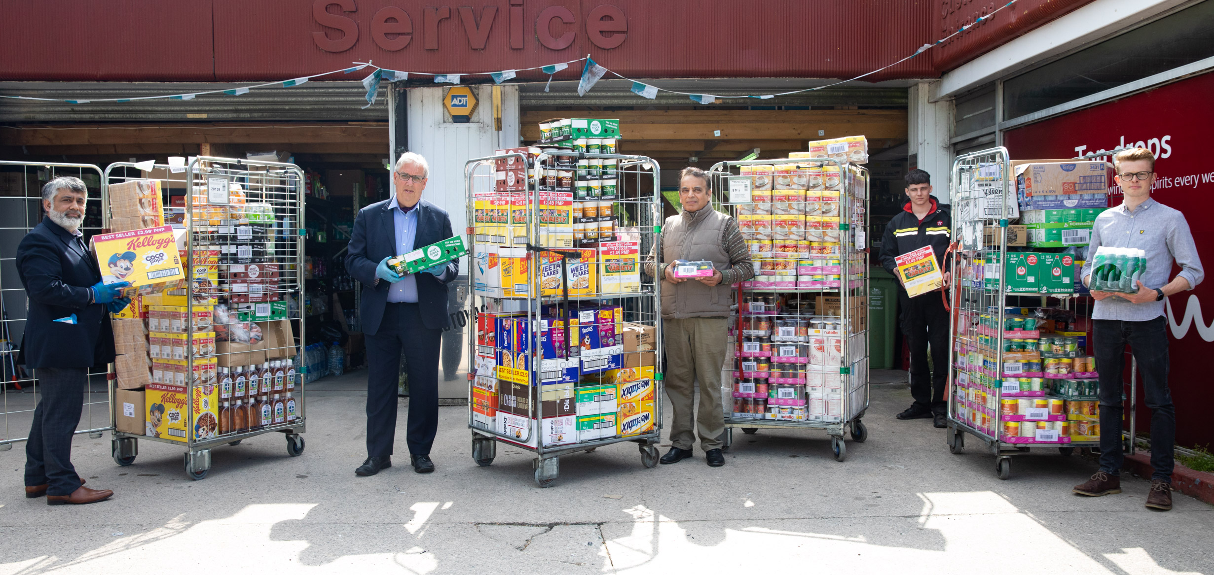 Kind-hearted Muslim community rallies to support foodbanks