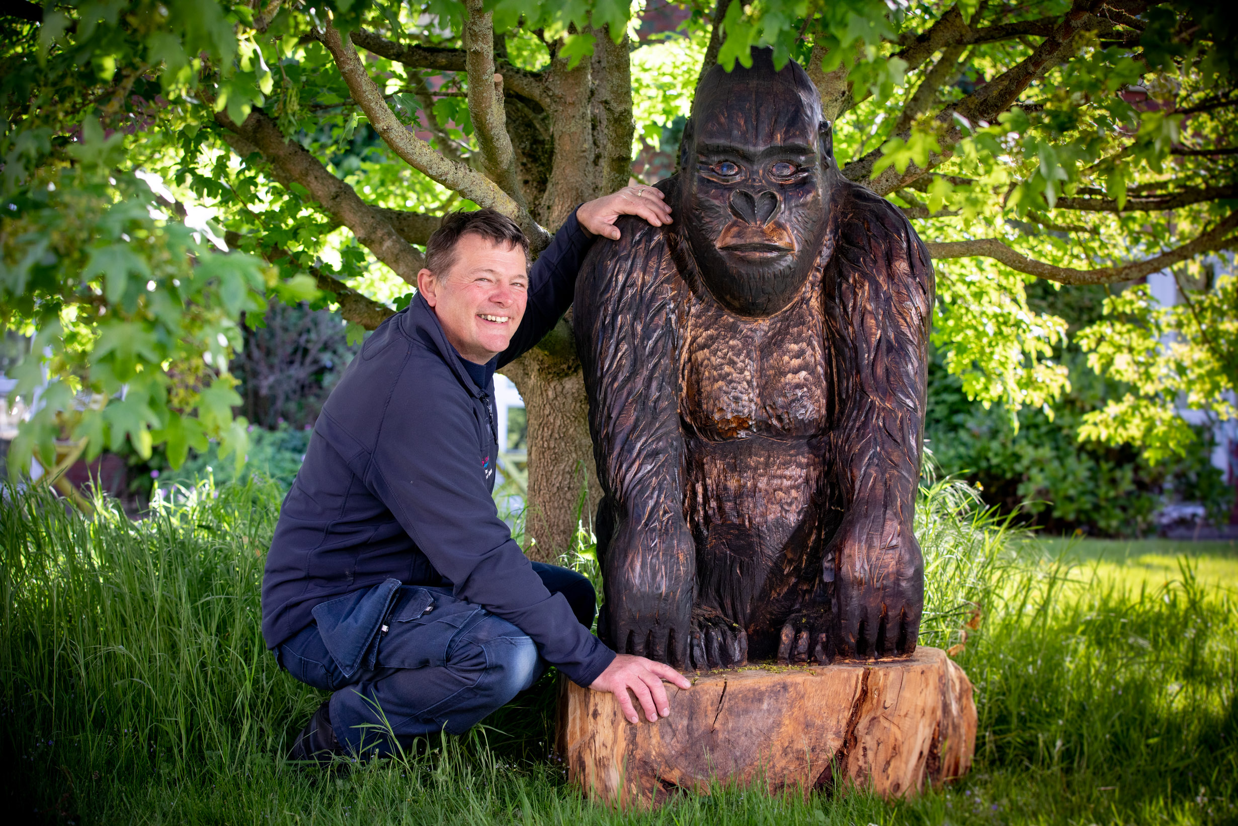 Wood you believe it? Giant gorilla takes pride of place in care home garden