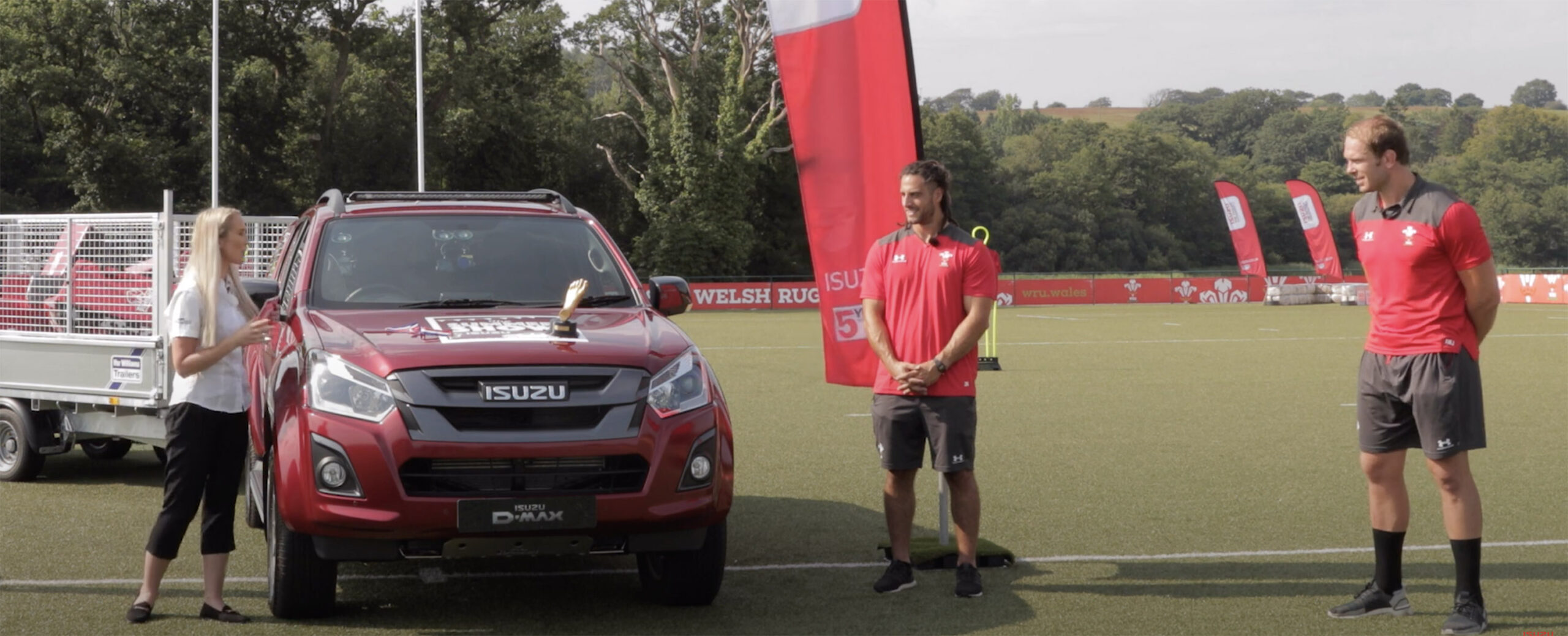 Welsh rugby legends go head-to-head in the Isuzu Big Tow challenge