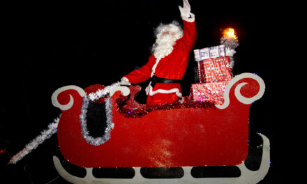 Big hearted maintenance team make new sleigh for Santa to save Christmas