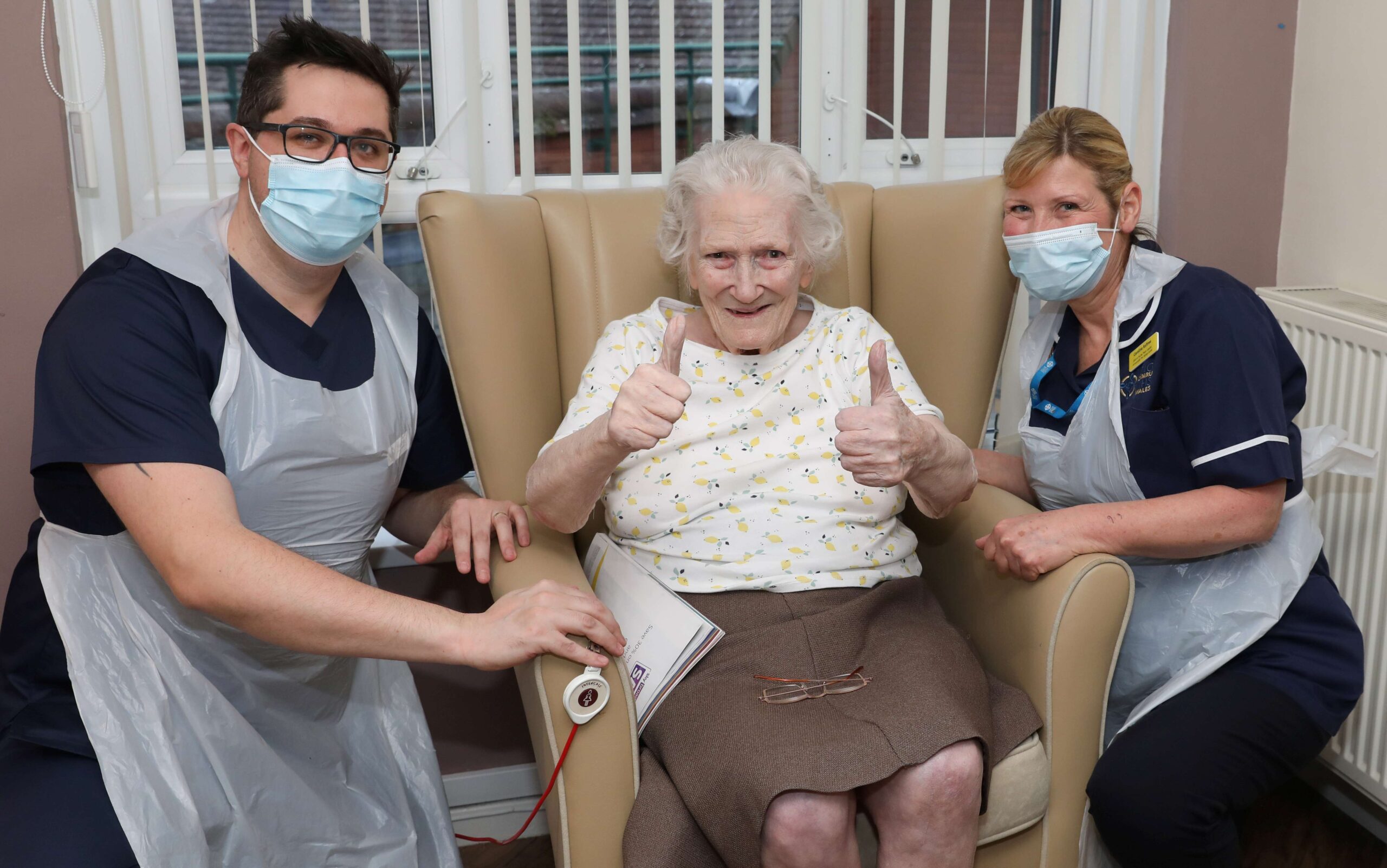 Son’s massive relief after his mum, 86, gets covid jab