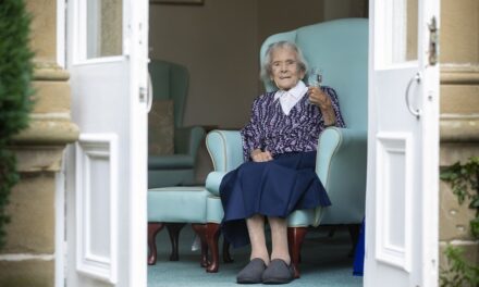 Ex-nurse Hilda, 103, gets Covid jab a century after living through Spanish Flu