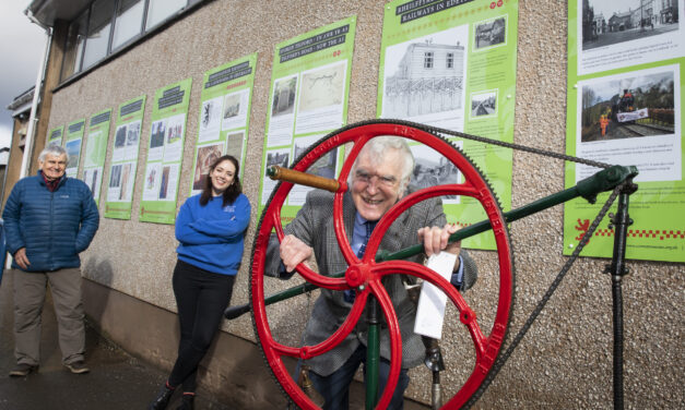 Back from Down Under – vintage shearing machine finds a new home in Corwen