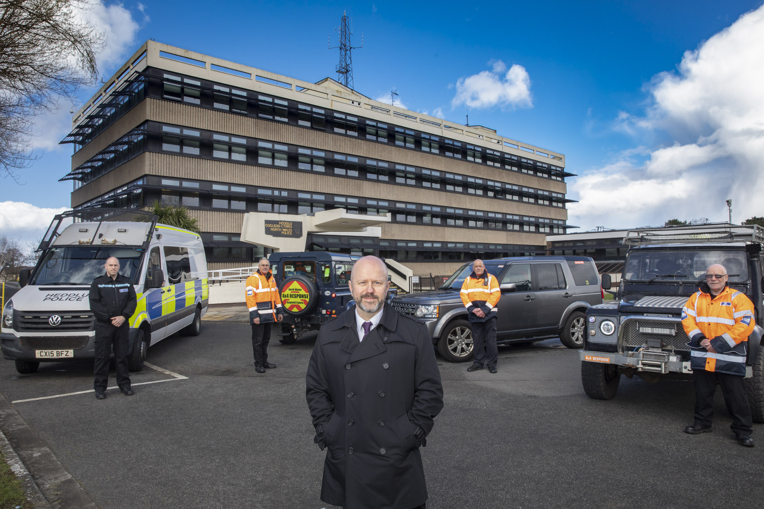 Cash boost for 4×4 volunteers who helped snowbound NHS staff