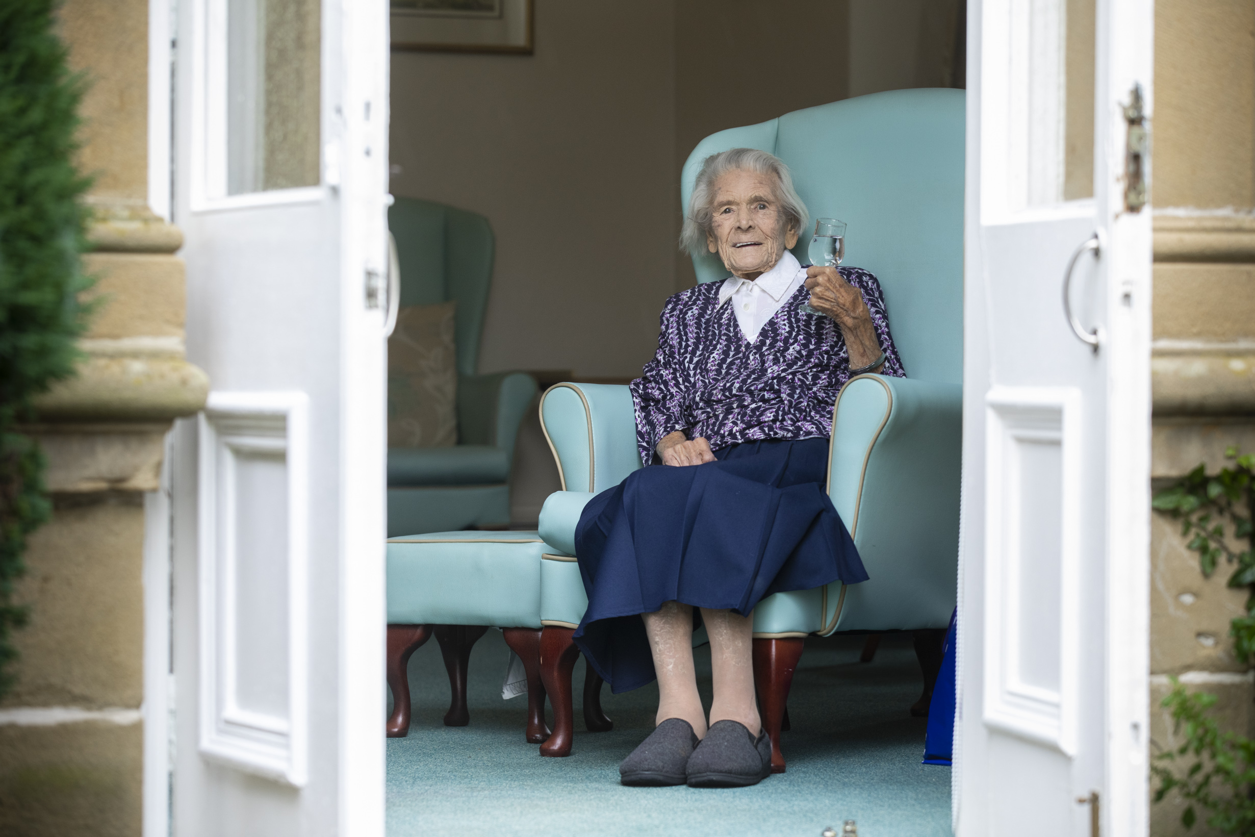 Tributes to remarkable globe-trotting  ex-nurse Hilda who’s died aged 103