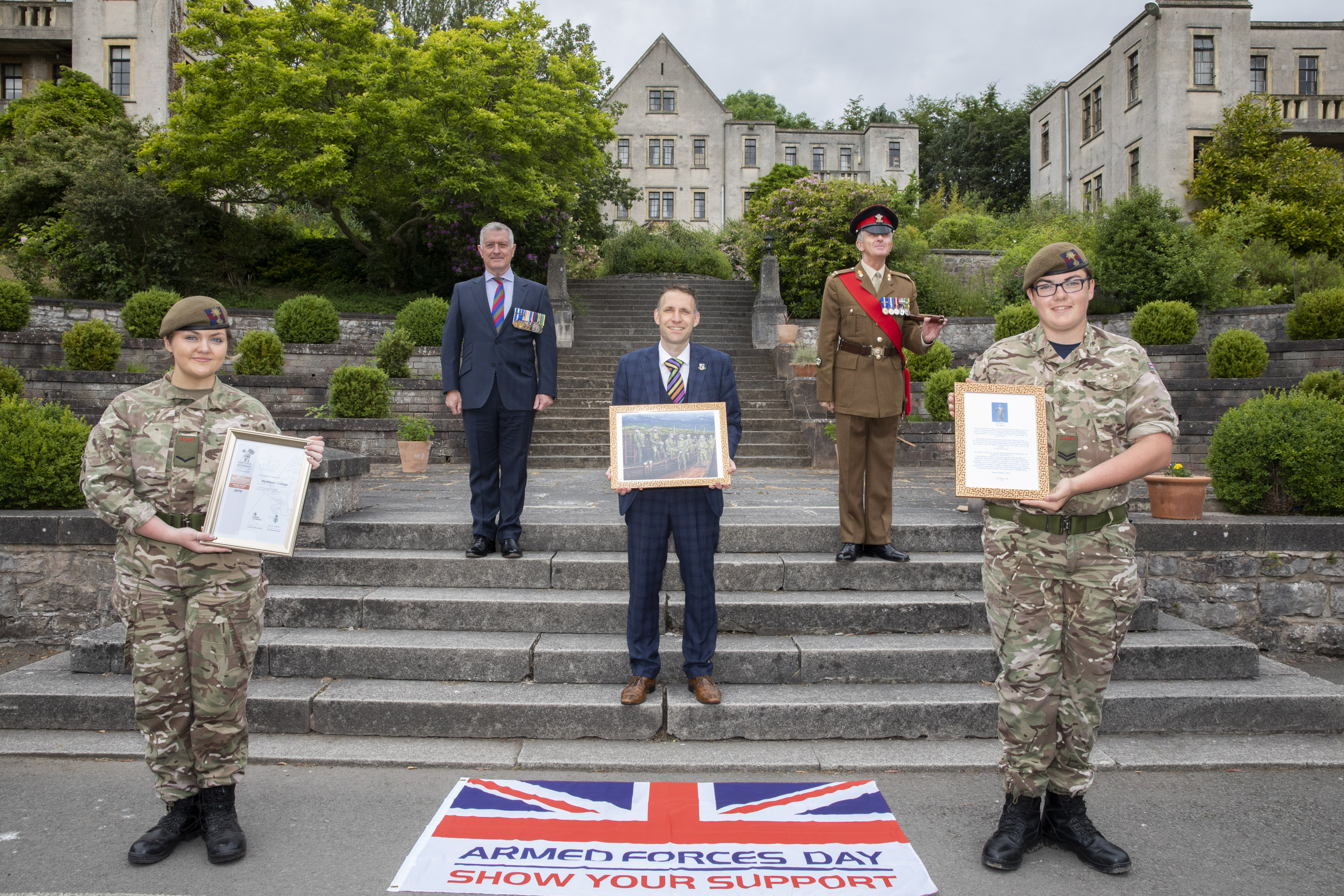 School wins prize and painting of tragic poet Hedd Wyn