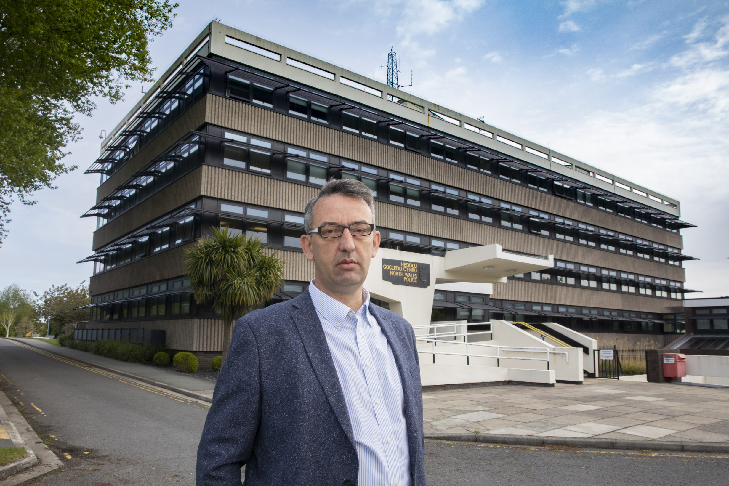 Police boss blasts “deplorable” decision to freeze officers’ pay