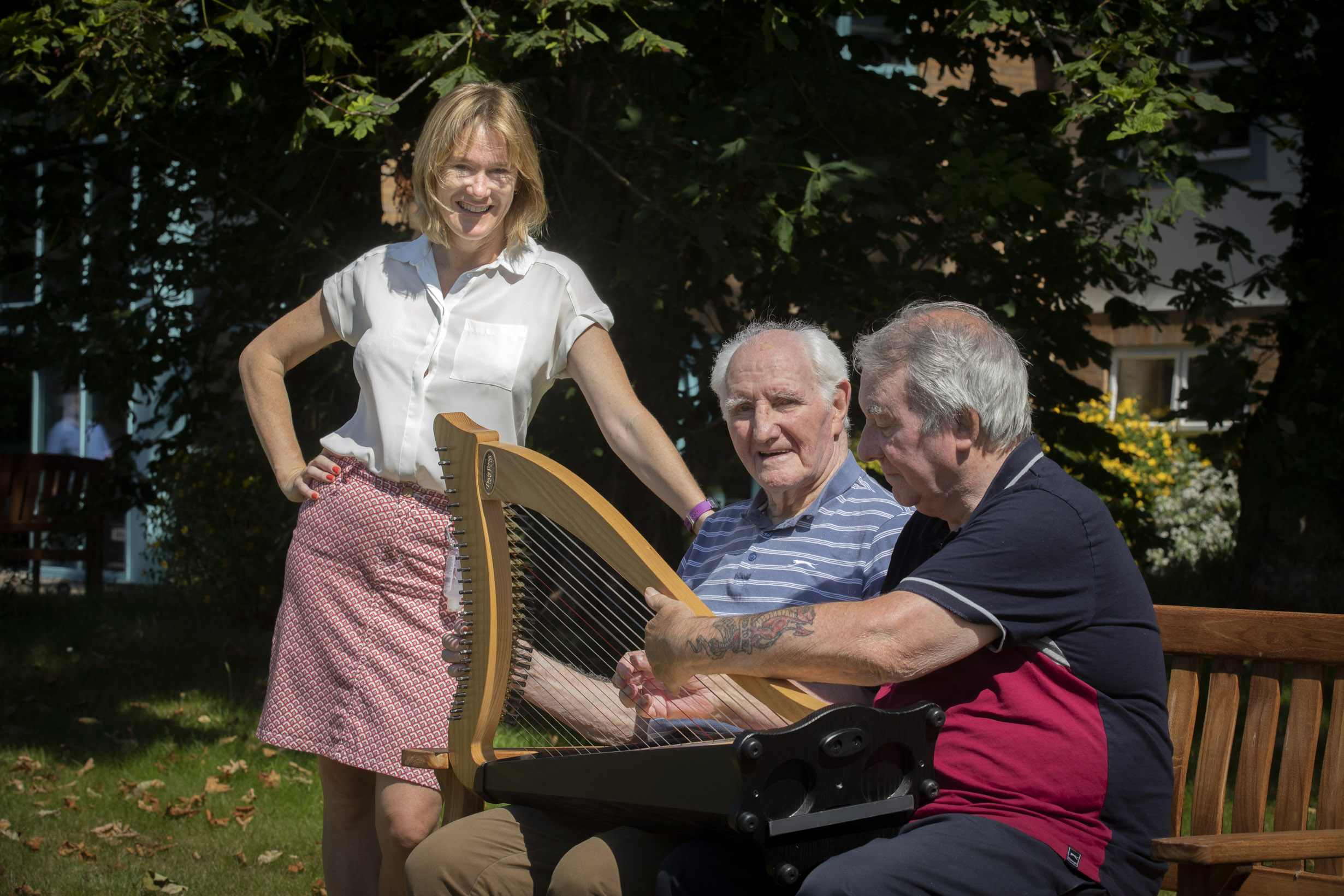 There were tears of joy as daughter heard her father sing Calon Lȃn