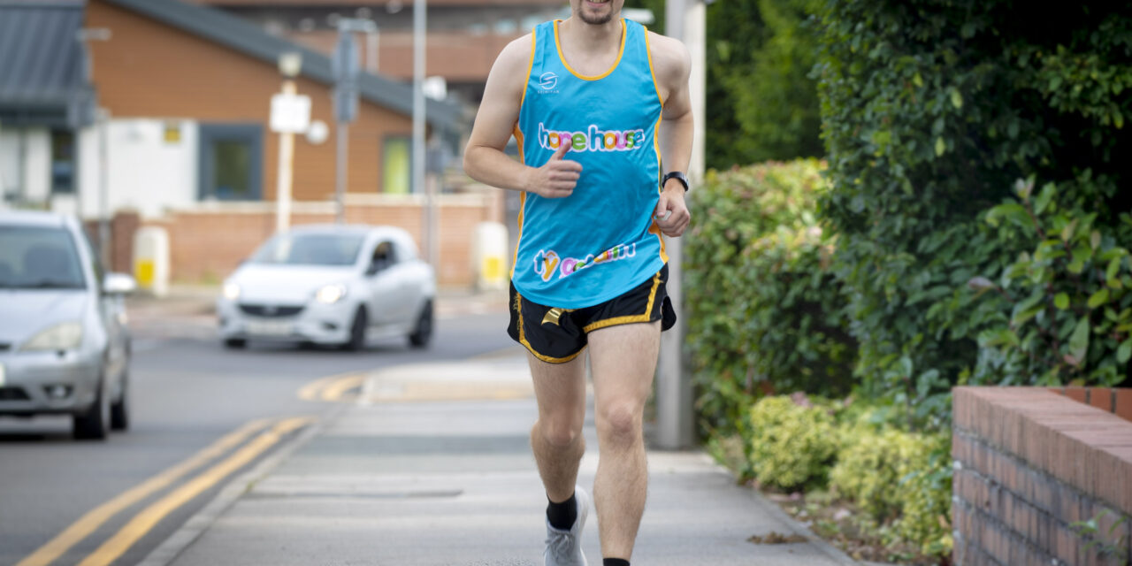 Hero Rhys running marathon for children’s hospices just a year after kidney transplant