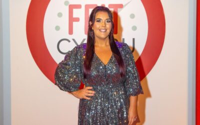 Young mum Lois battles rare illness to get out wheelchair and run 10k