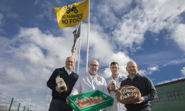 Top bakery flags up support for protesting Welsh farmers