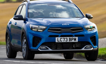 Kia Stonic drive by Steve Rogers