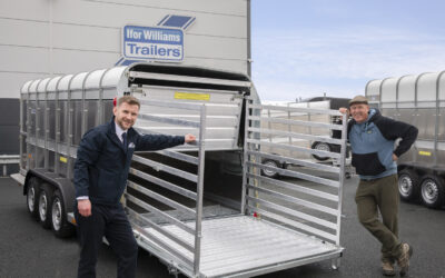 Celebrity farmer Gareth Wyn Jones gives thumbs up to new “big beast” trailer that’s an international hit