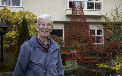 Ex-football star Alec helps create stunning poppy tribute