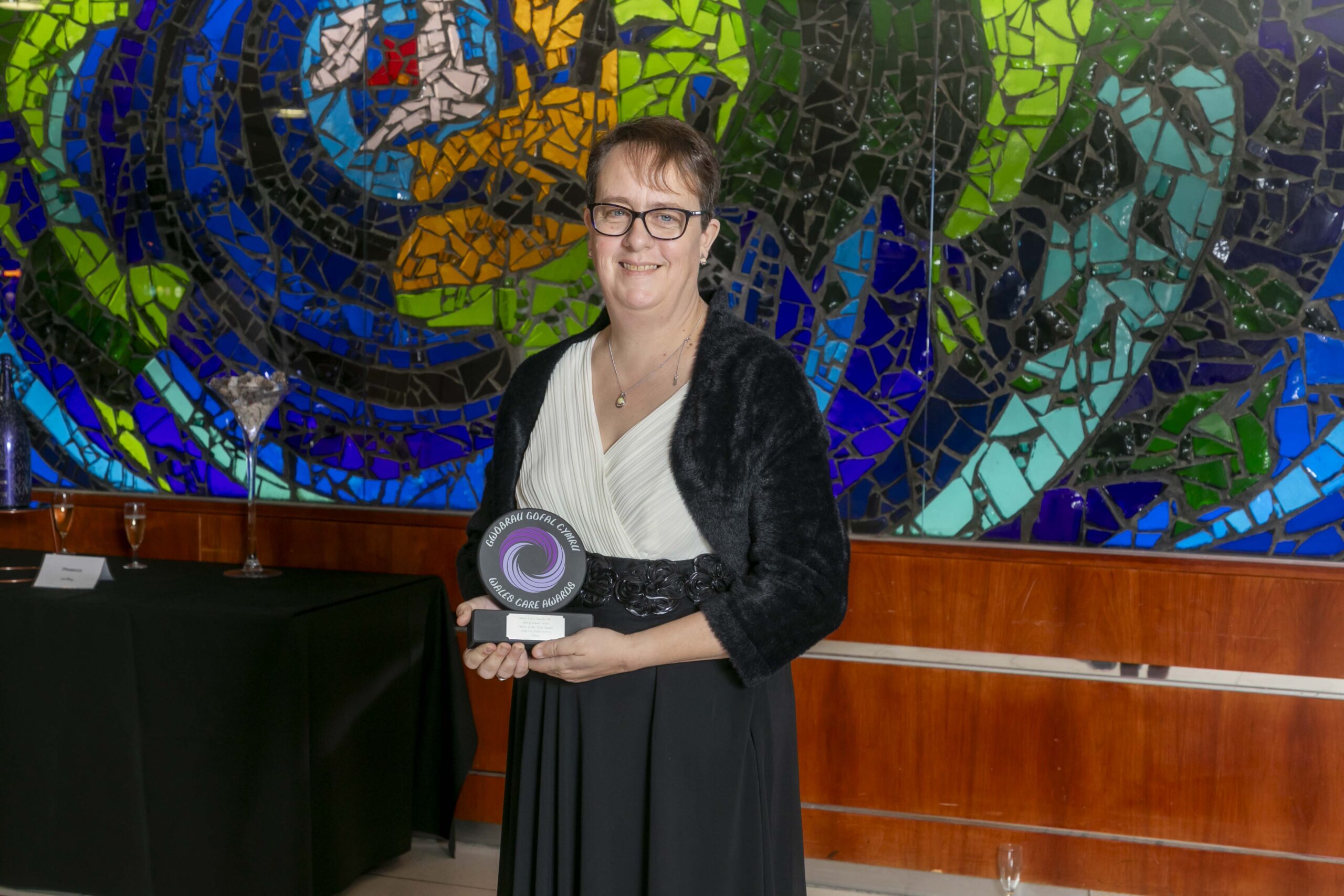 Divorced mum-of-three becomes nurse hero and wins top award