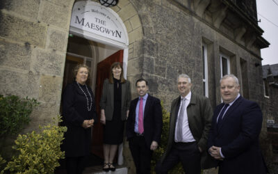 Surprise message from Sir Bryn Terfel  as “true champion” Lesley Griffiths bids farewell