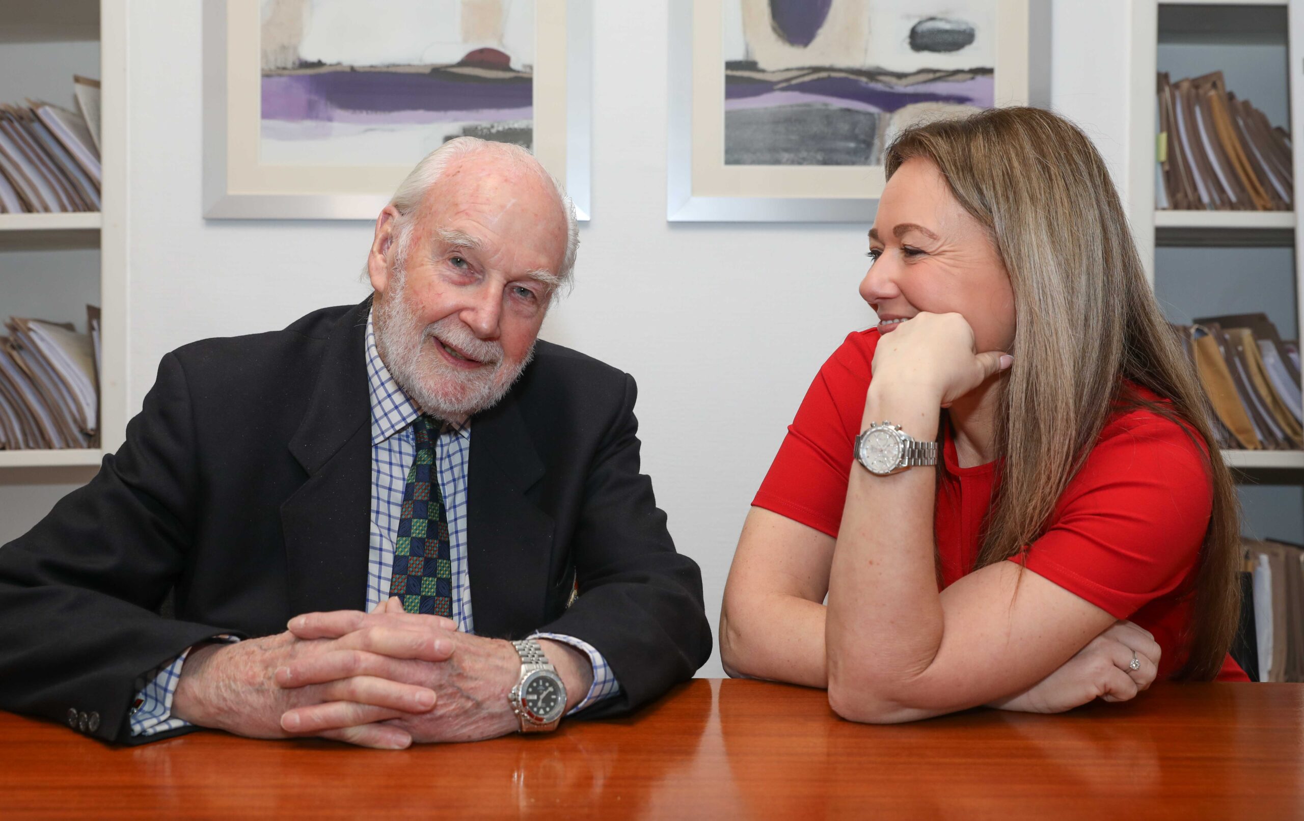 UK’s oldest accountant who started work in year of Sputnik finally prepares to retire at 86 after 70-year career