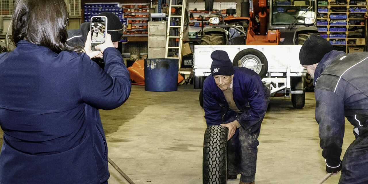 “TikTok Tone” grandad goes viral helping new Ifor Williams Trailers dealer smash 4m views