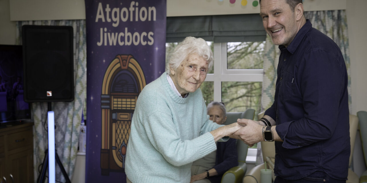 Singalong success: Dementia care home project strikes a chord as it tours Gwynedd
