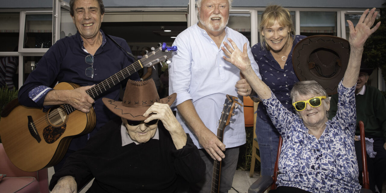 Welsh singing star’s emotional return to care home where beloved mum spent final years