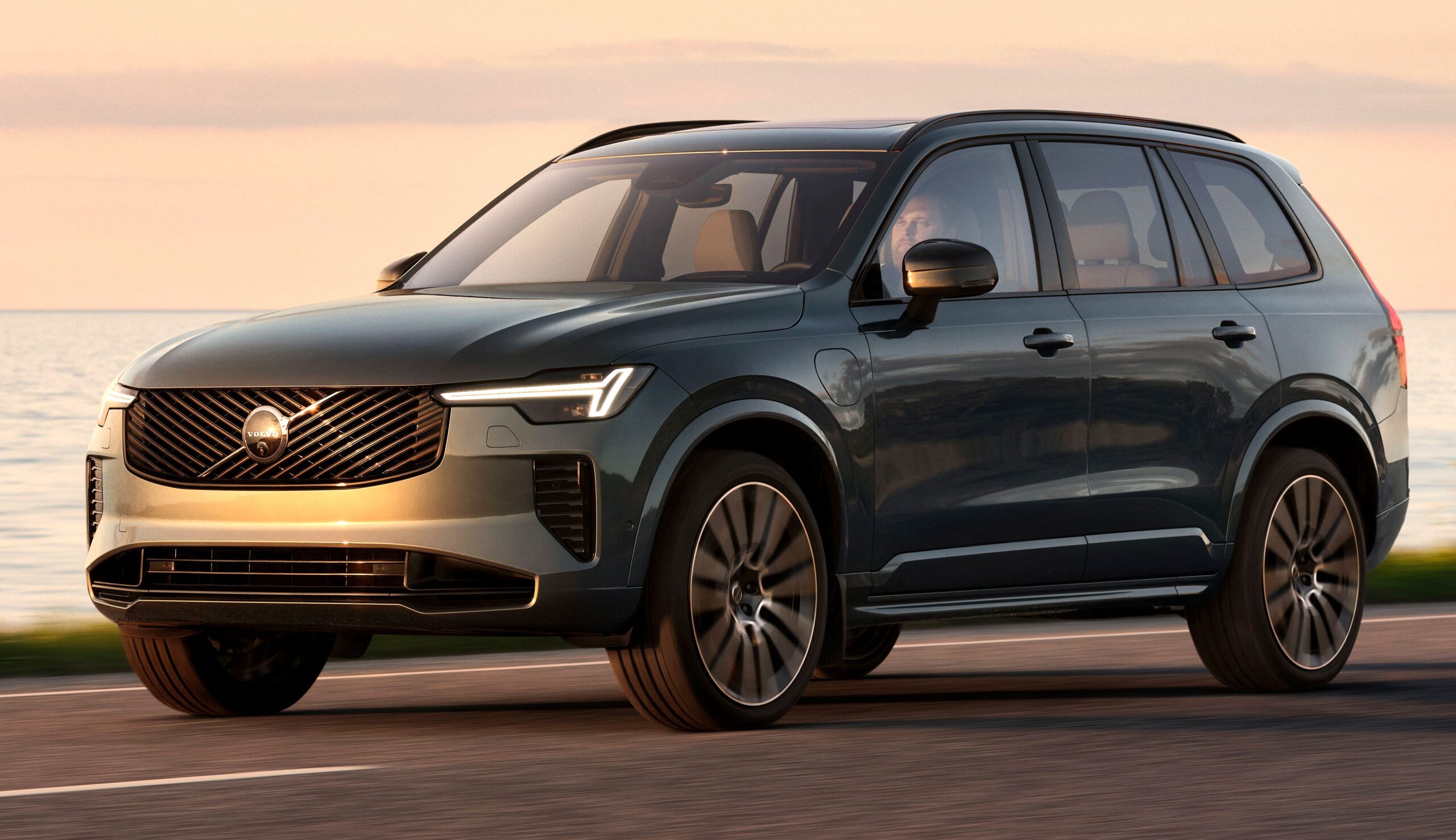 Volvo XC90 T8 plug-in hybrid drive by Steve Rogers